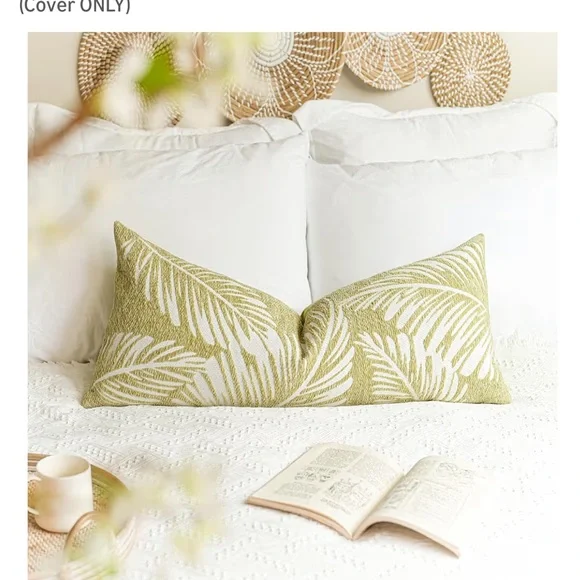 Green Leaf Pattern Lumbar Pillow Covers 2 Piece Set - Picture 1 of 5
